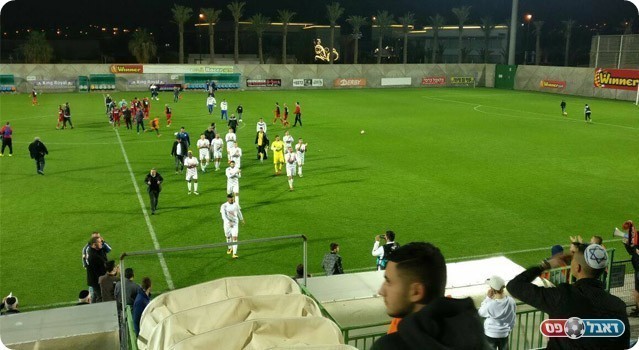 למרות ההפסד שחקני נס ציונה מודים לאוהדים בסיום (דף הפייסבוק הרשמי)